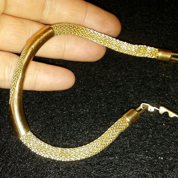 Golden AVON bracelet   - Picture 8 of 8